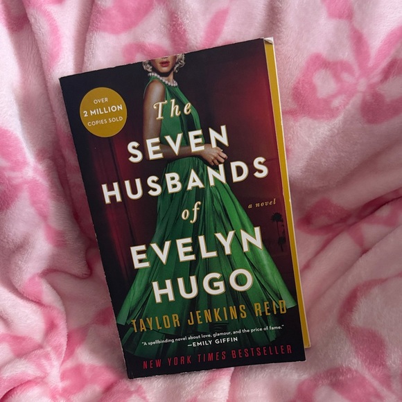 Other - The Seven Husbands of Evelyn Hugo Book